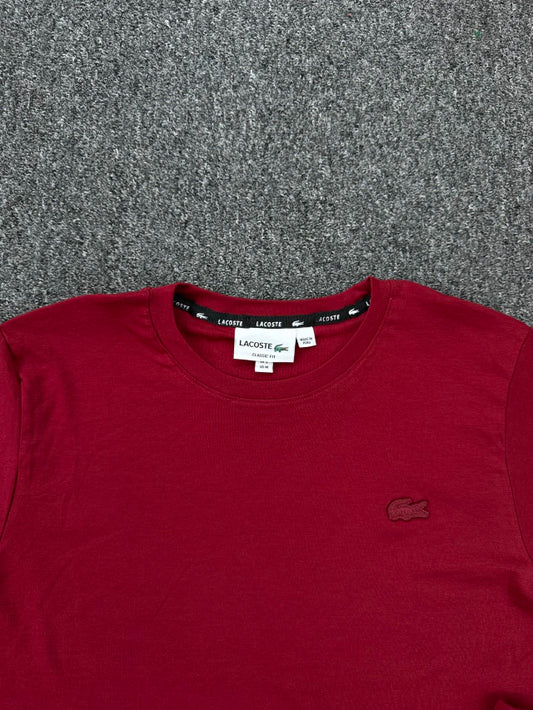 CAMISETA LACOSTE TOM SOBRE TOM COR VINHO